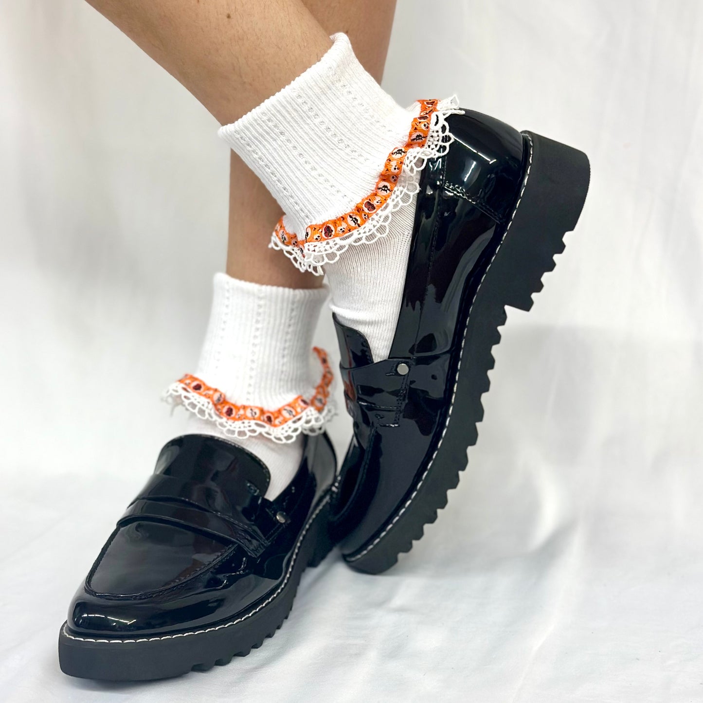 HALLOWEEN ribbon lace cuff sock - white