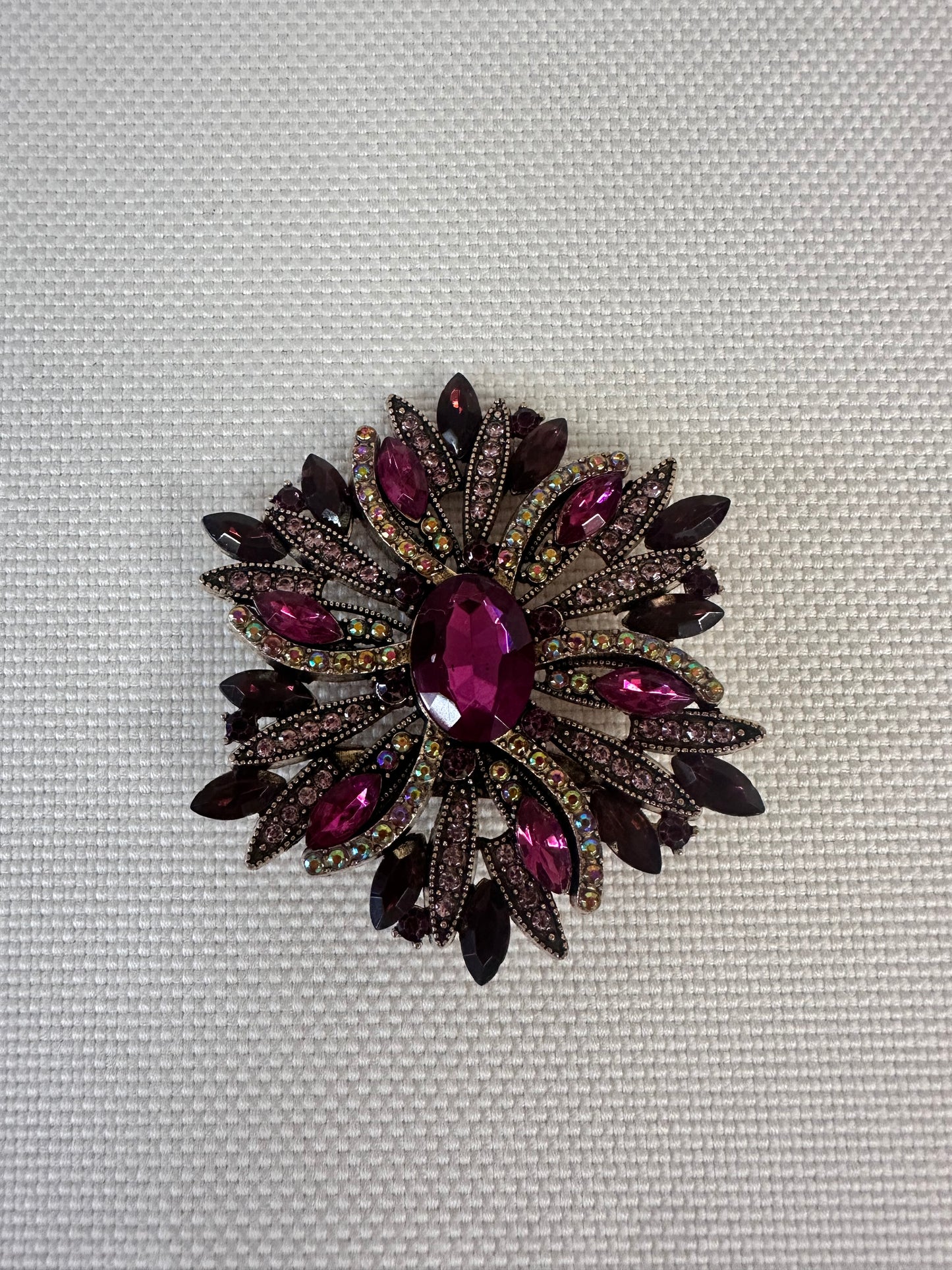 Vintage Inspired Sunburst Brooch 2" – Purple
