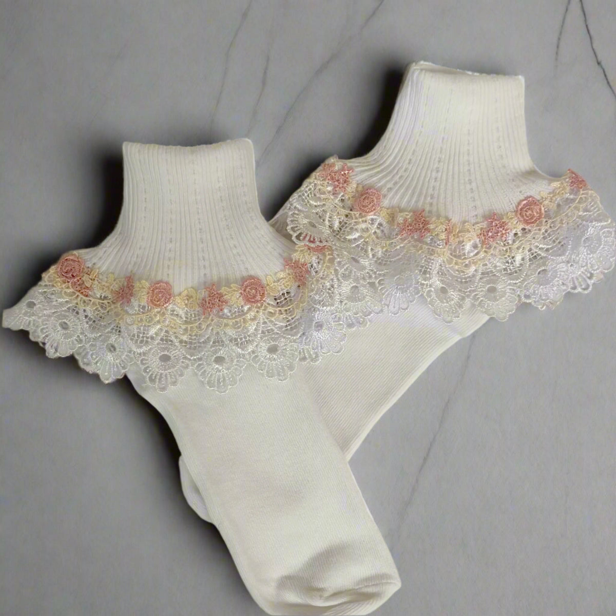DOUBLE LACE cuff socks - white