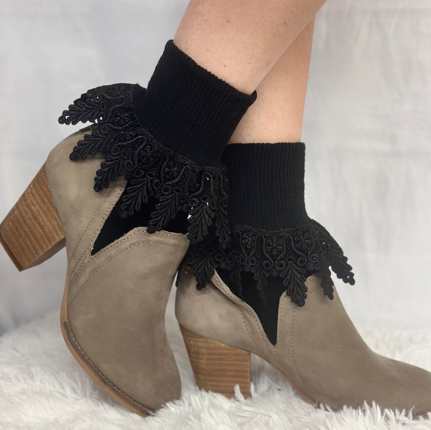 ORIGINAL  lace cuff socks - black