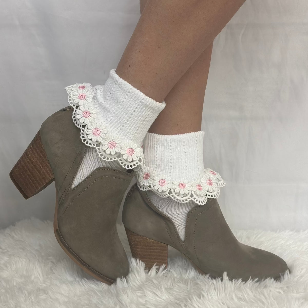 DAISY MAE  lace cuff socks - white pink