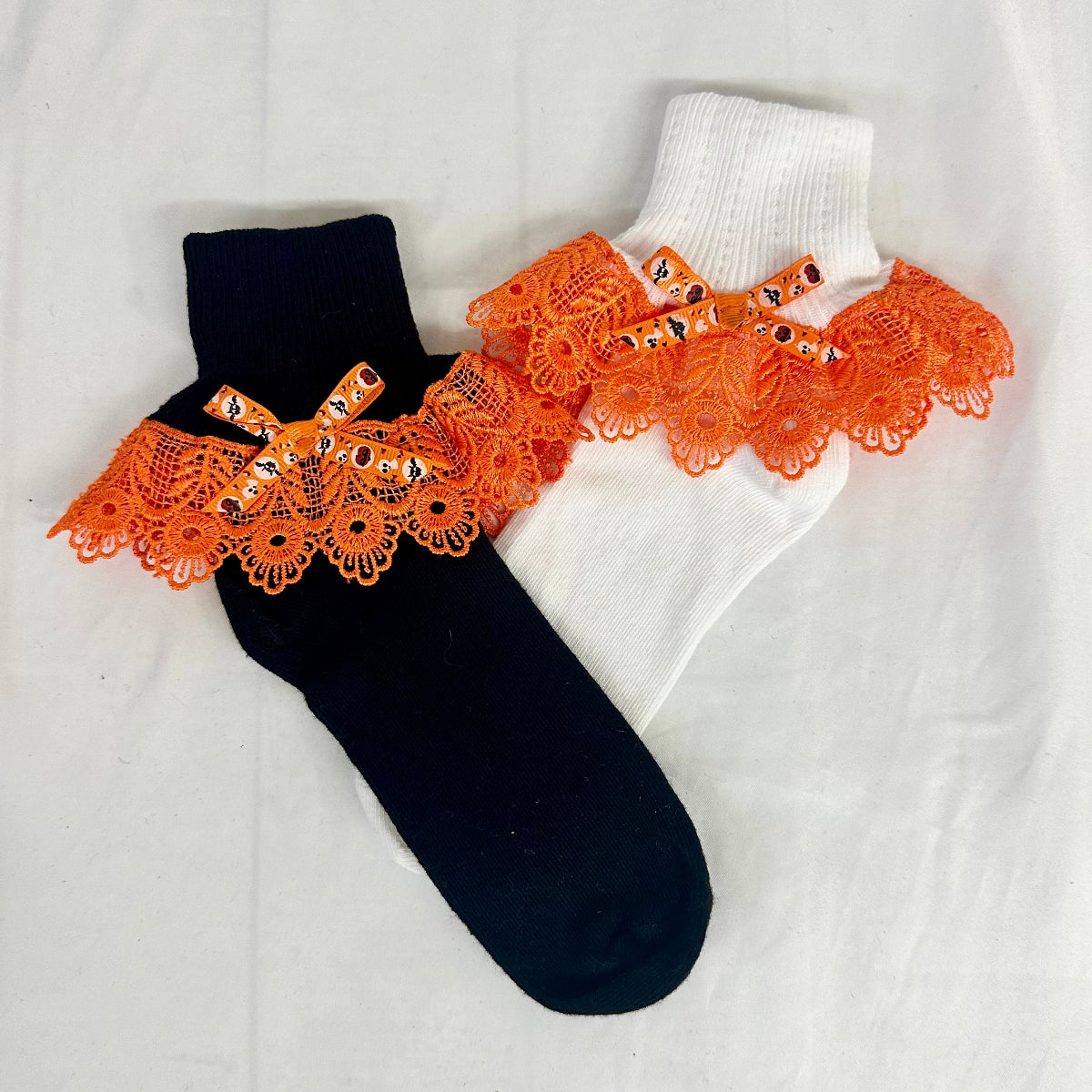 HALOWEEN bow lace cuff socks - white / orange