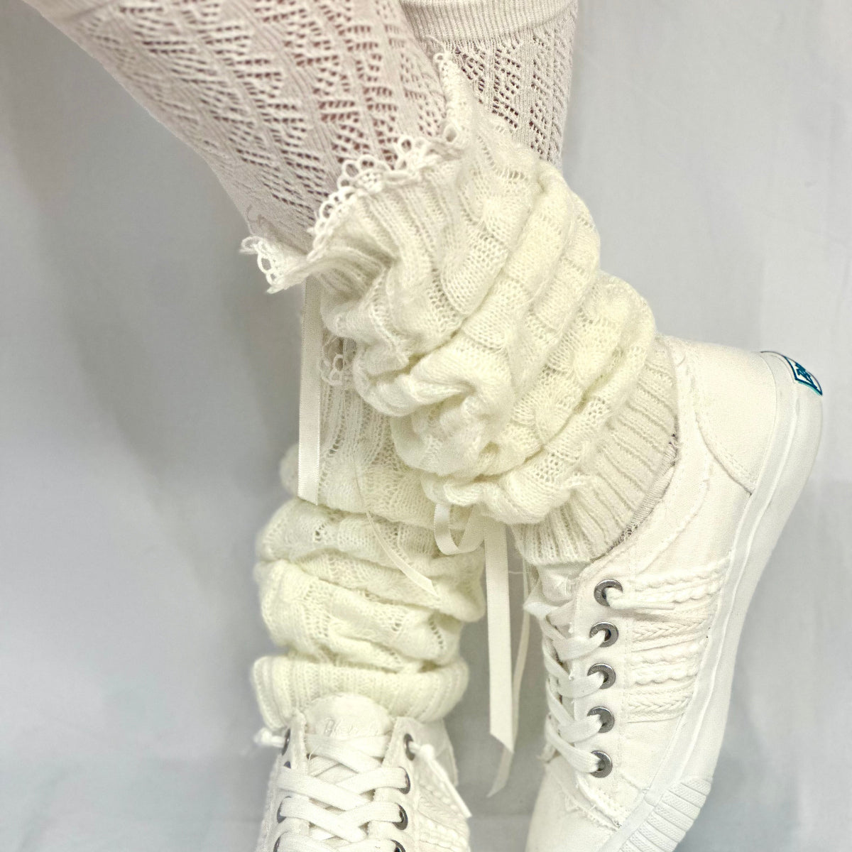 Satin bow knit leg warmers -cream