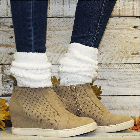 slouch socks thick scrunched white - wedge sneakers outfit