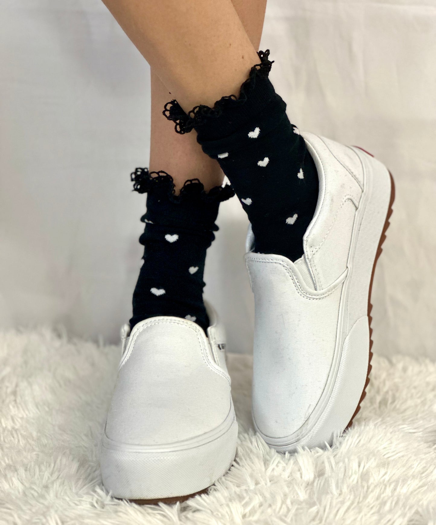 HEARTS DELIGHT  lace top heart ankle sock - black