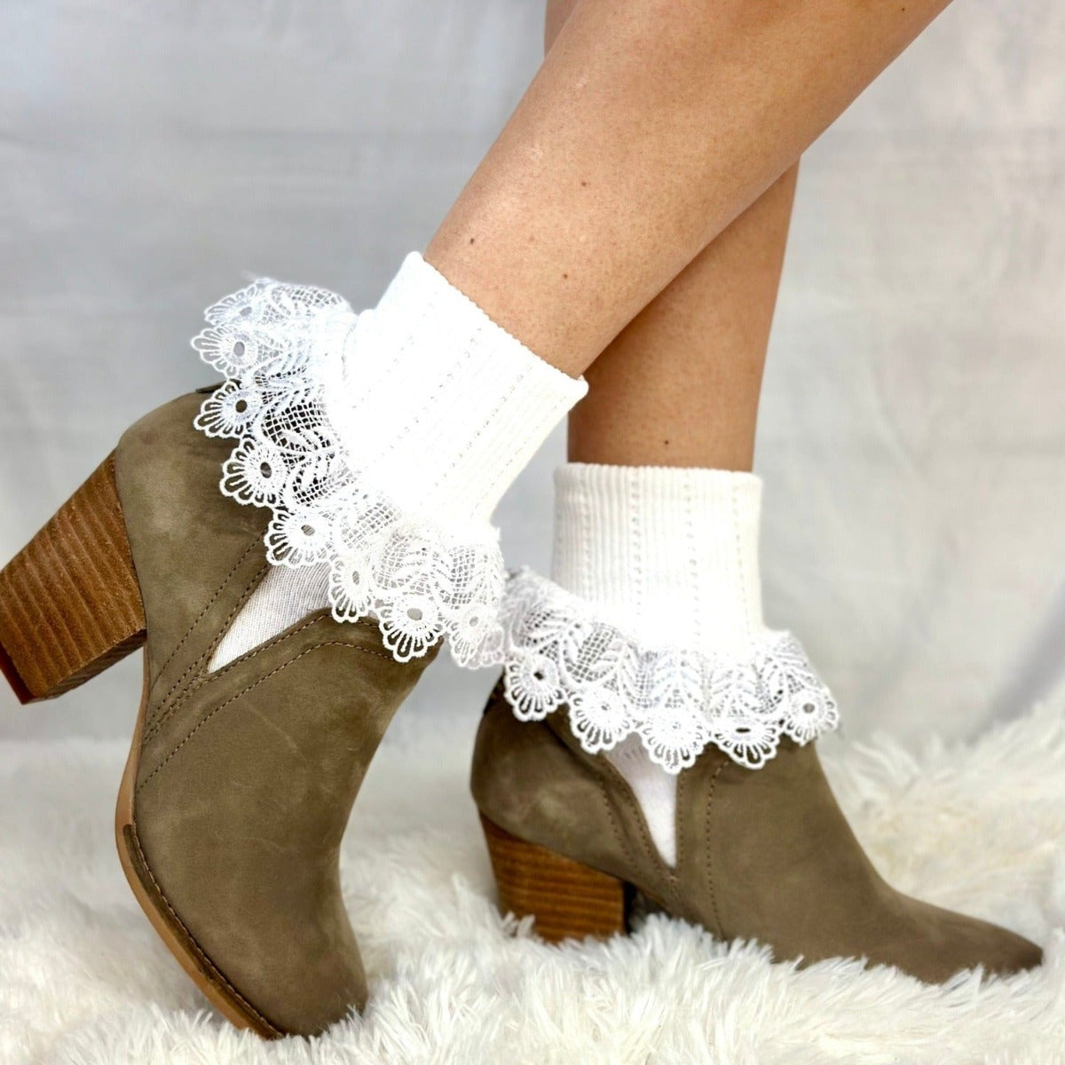 BLOSSOM lace cuff socks - white