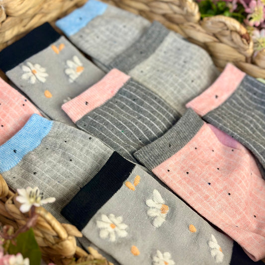 Stripes and Daisy 5-Pack assorted  Bundle + Wish Bracelet | Ankle Socks