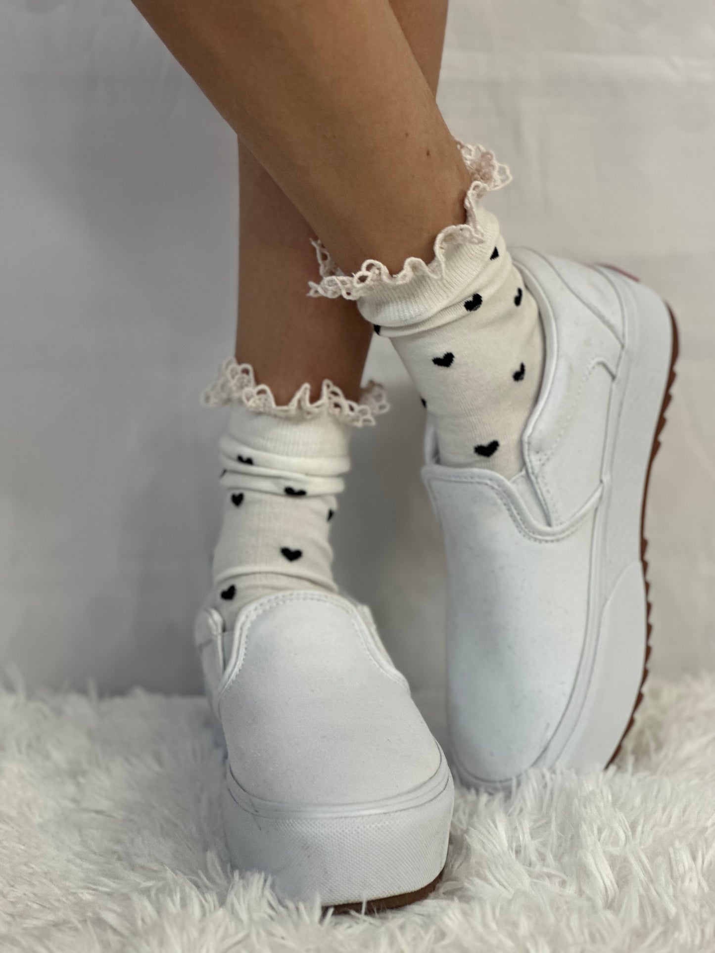 HEARTS DELIGHT  lace top heart ankle sock - cream