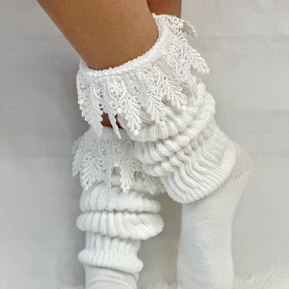 Signature lace topped ultimate  slouch socks - white
