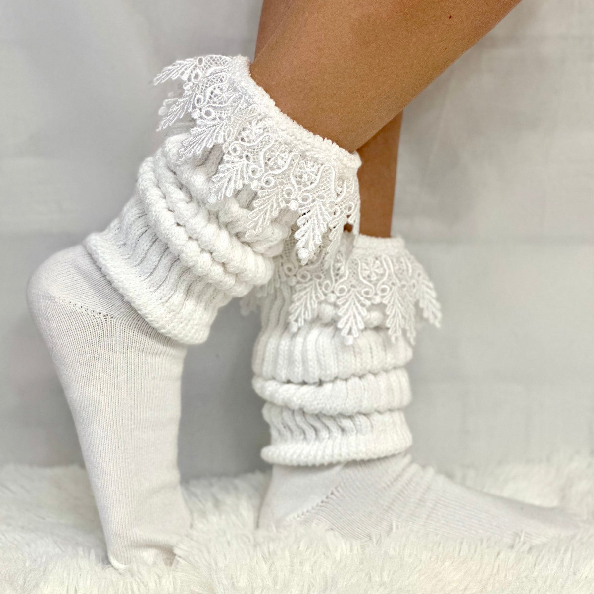 Signature lace topped ultimate  slouch socks - white