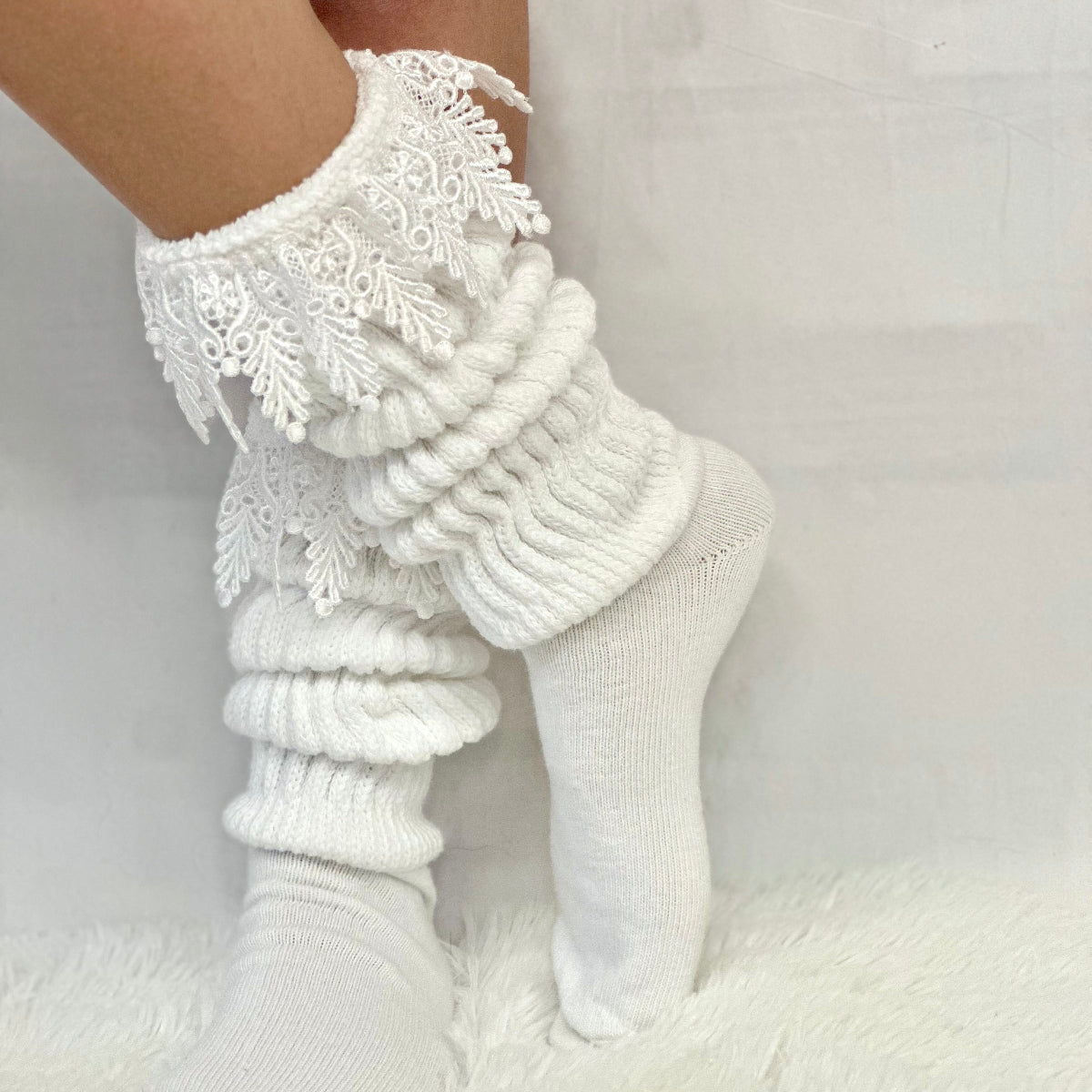 Signature lace topped ultimate  slouch socks - white
