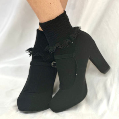 SCALLOP  lace cuff ankle socks  - black