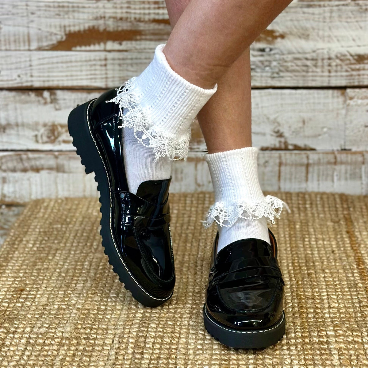 BOW lace cuff ankle socks  - white