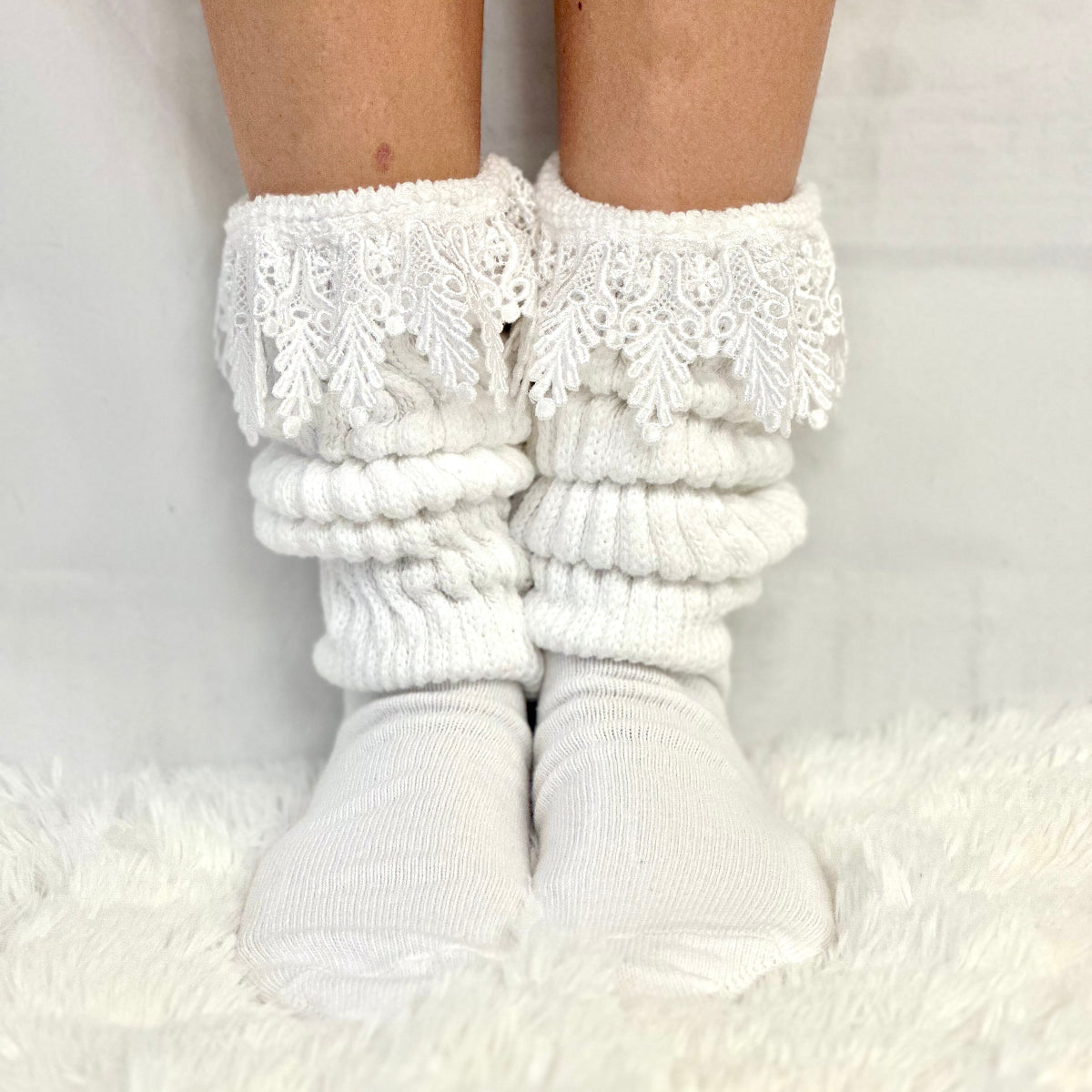 Signature lace topped ultimate  slouch socks - white