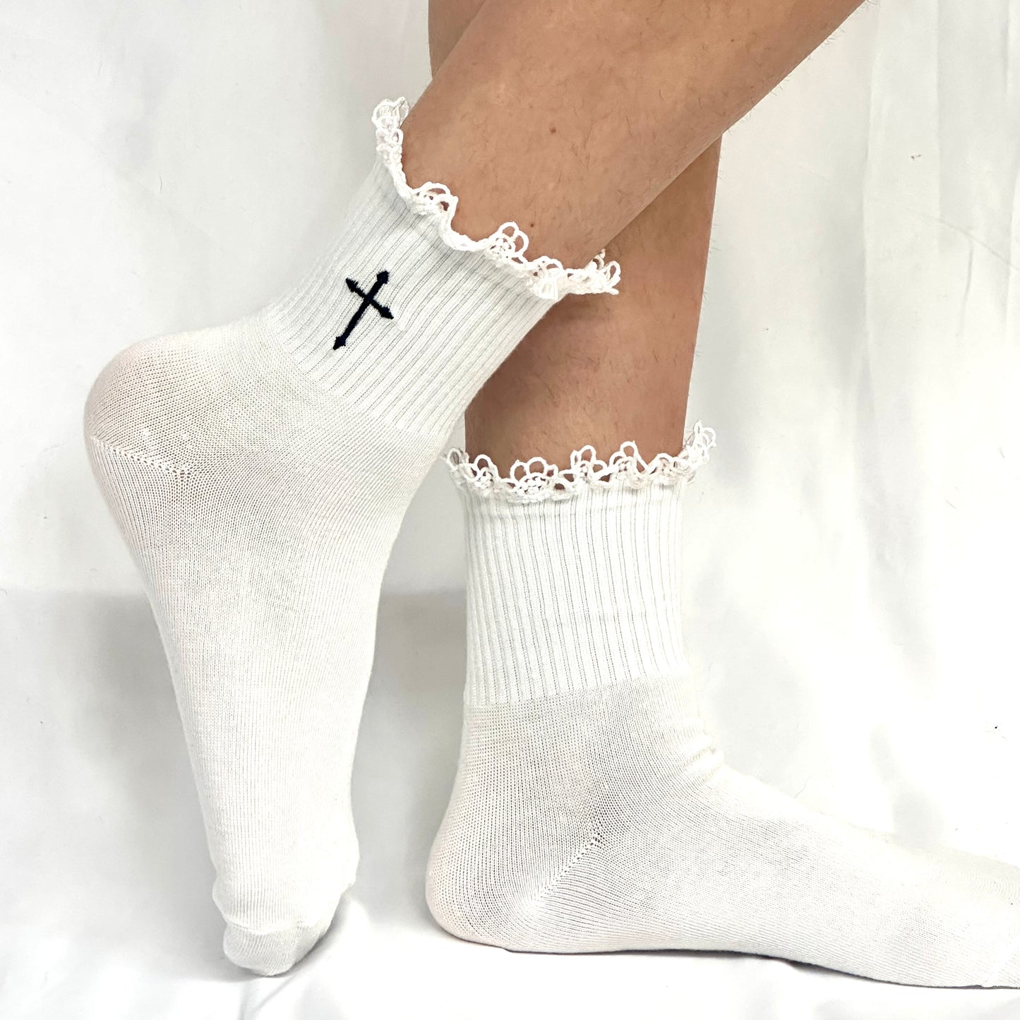 FAITH cross embroidered lace topped ankle crew socks - white