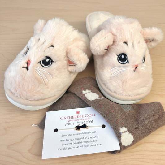 Cat Lover 3-Piece Gift Set – Cozy Cat Slipper Socks, Assorted Cat Socks & Handmade Wish Bracelet