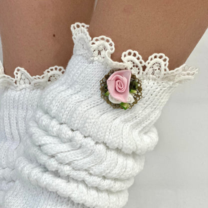 Flower pin lace topped ultimate slouch socks - white