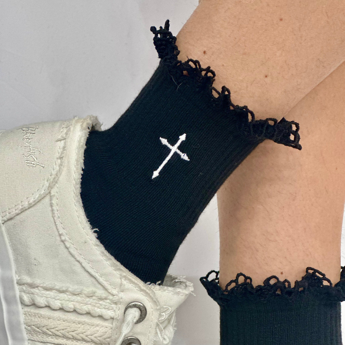 FAITH cross embroidered ankle crew socks