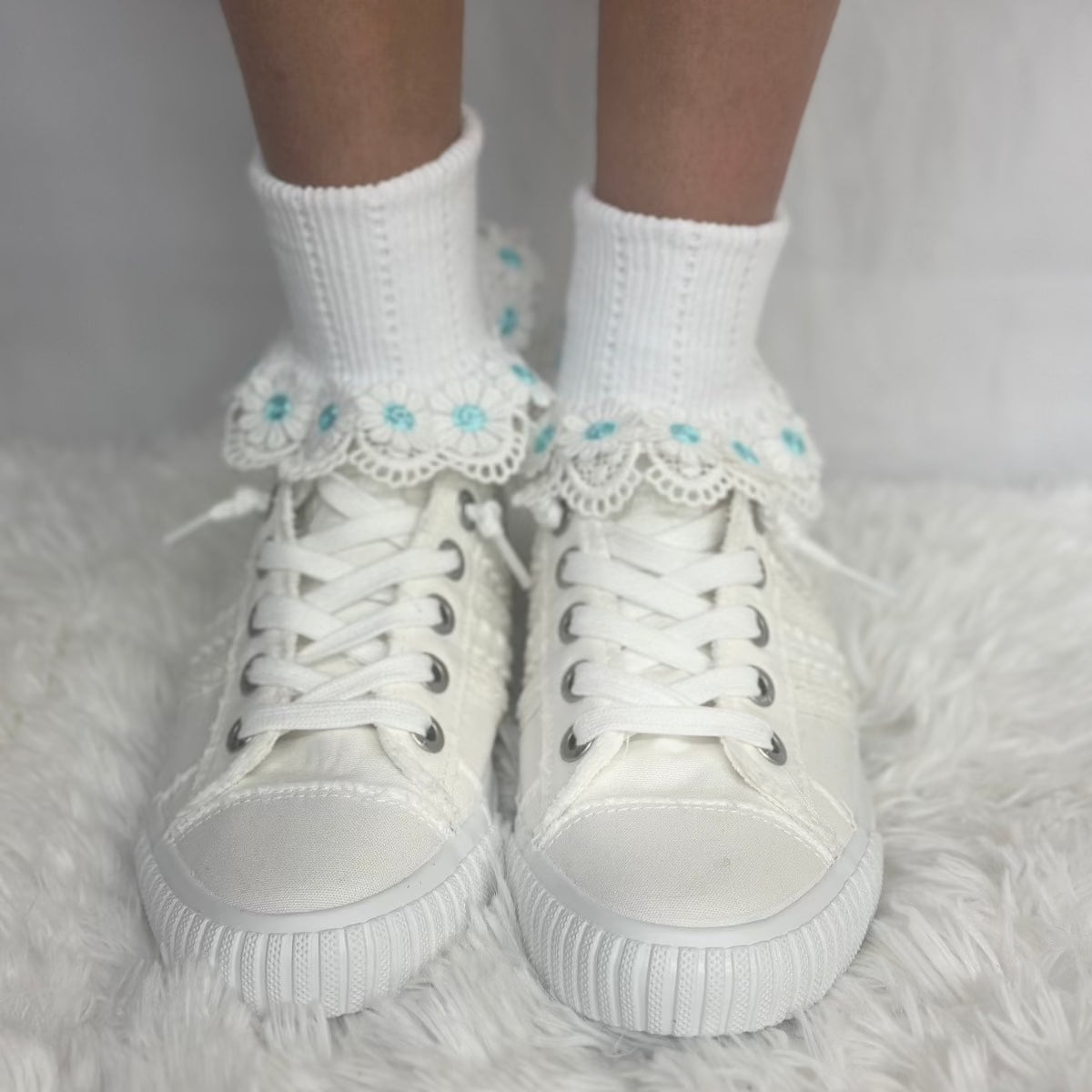 DAISY MAE  lace cuff socks - white aqua