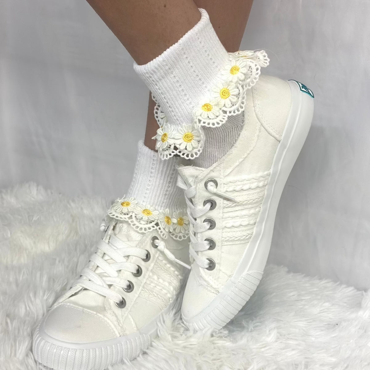 DAISY MAE lace cuff socks - white yellow