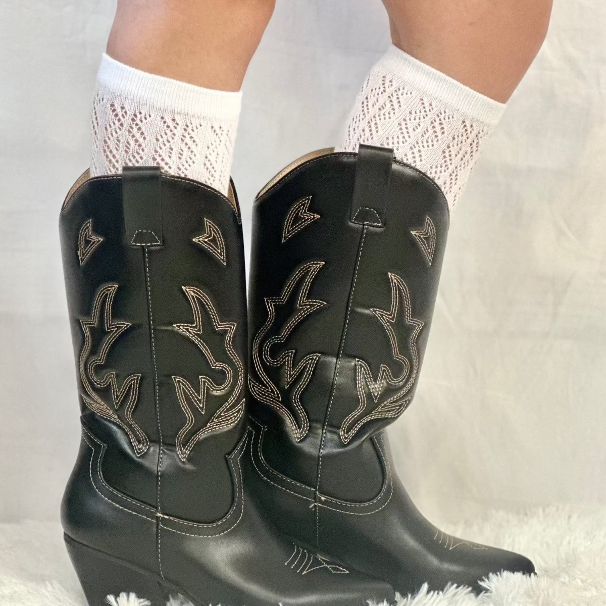 cowboy western boot socks ladies style trend, socks to wear with cowboy western boots, cool socks to wear with boots women, Amazon socks.