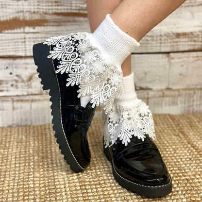 SIGNATURE  lace cuff socks - white