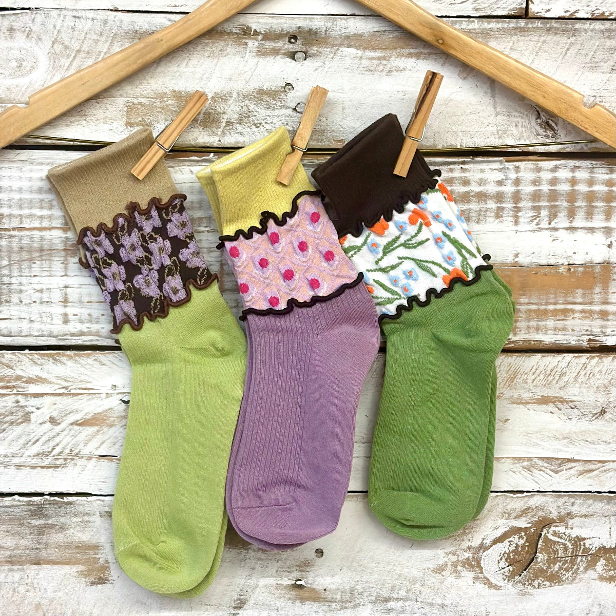 Whimsical Ruffle Ankle Socks 3-Pack Bundle with Wish Bracelet - Women's 6-9