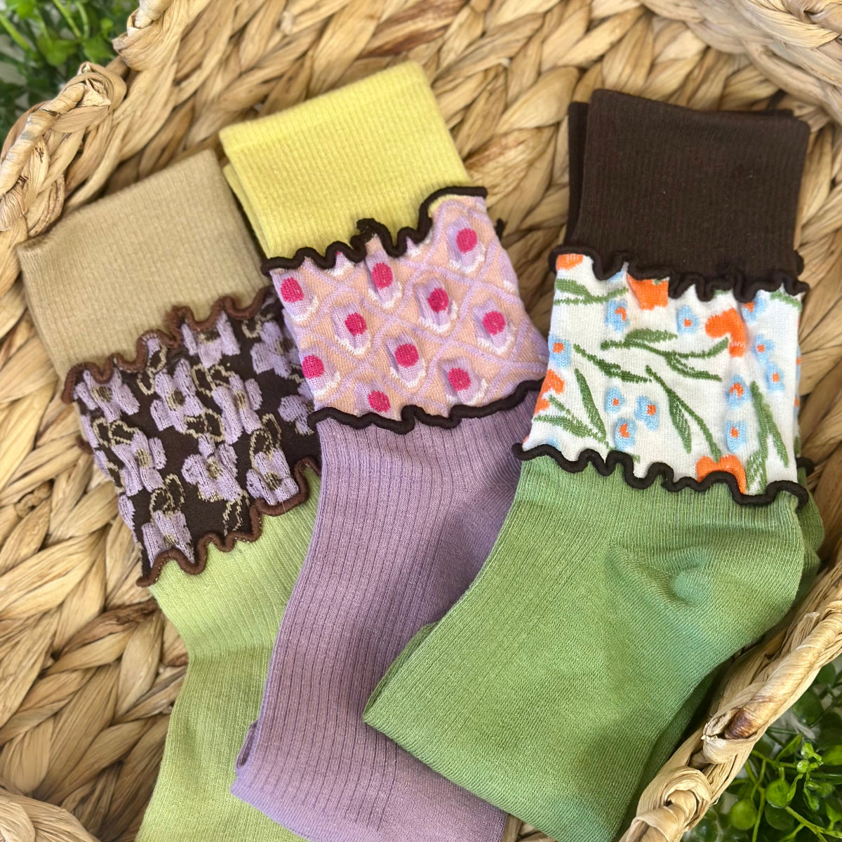 Whimsical Ruffle Ankle Socks 3-Pack Bundle with Wish Bracelet - Women's 6-9