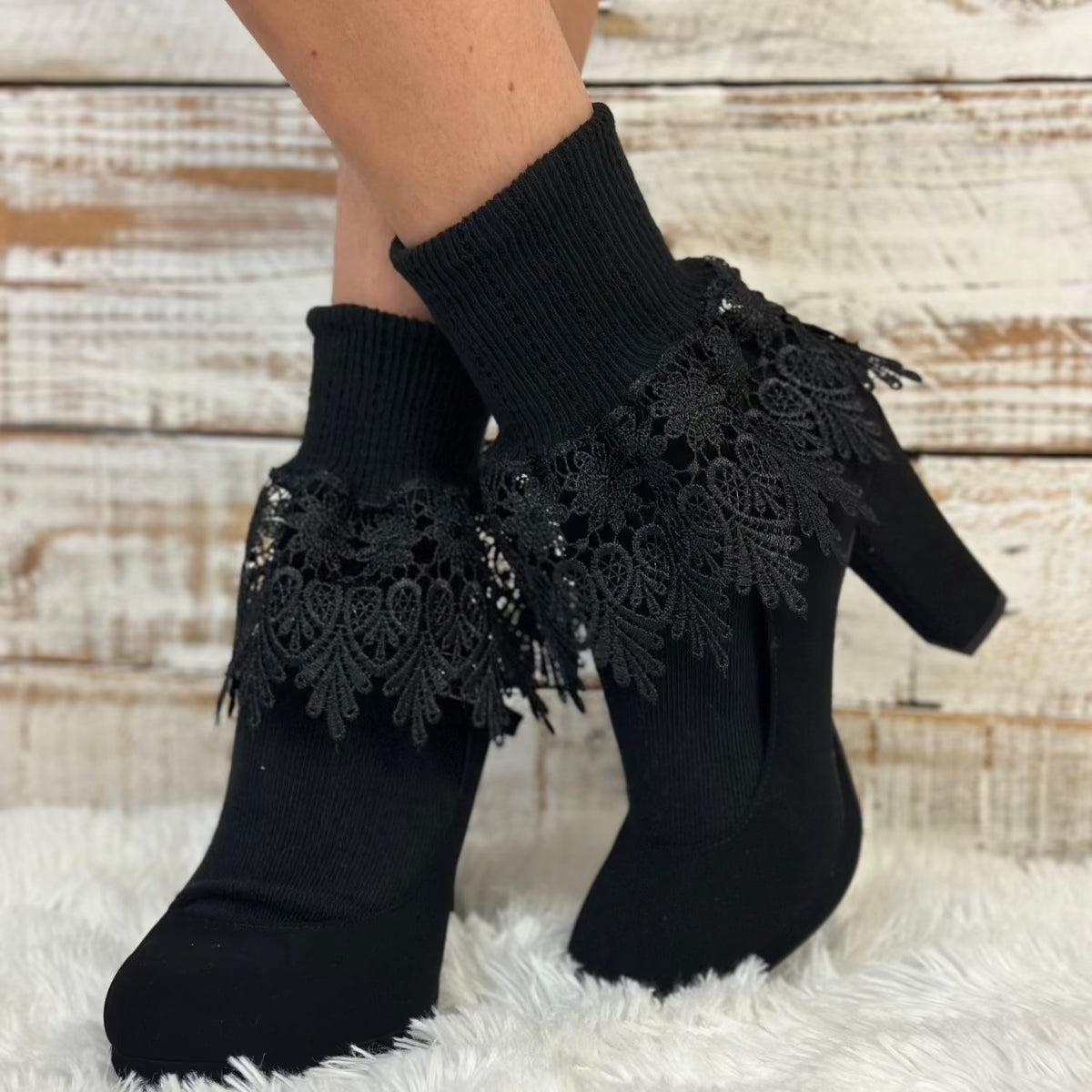 SIGNATURE lace ankle cuff socks women - black, cool lace socks women’s near me