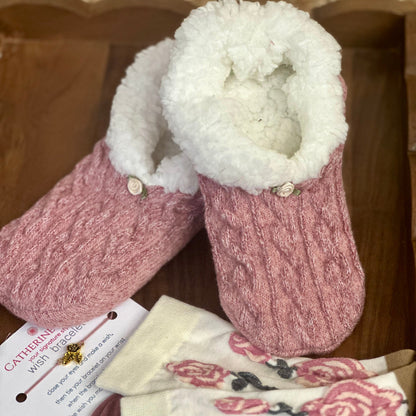 mauve knit slipper sock wish bracelet gift set
