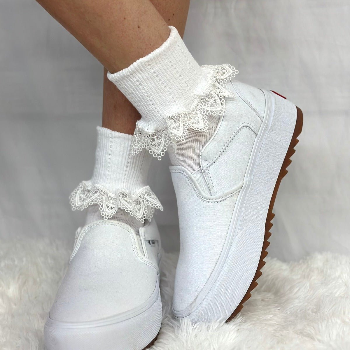 Chantilly  lace ankle cuff socks women - white , cute lace cuff socks