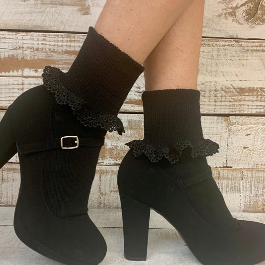 Black bobby socks, lace socks for women, quality fashion hosiery, ladies lace trim socks best quality.