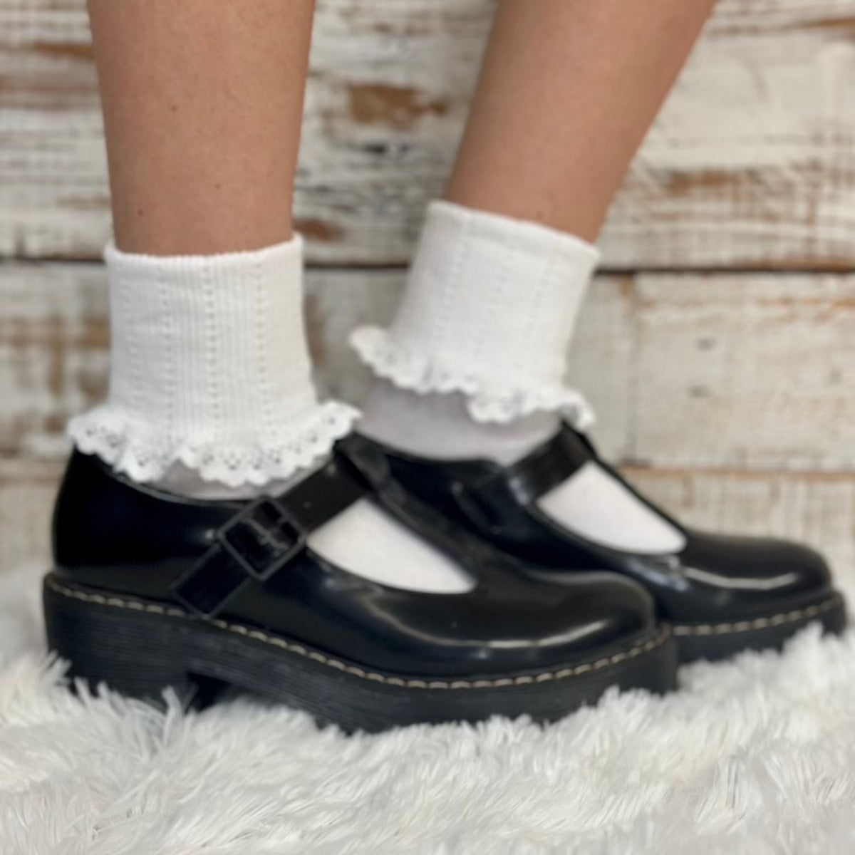SALE lace cuff ankle socks women - white