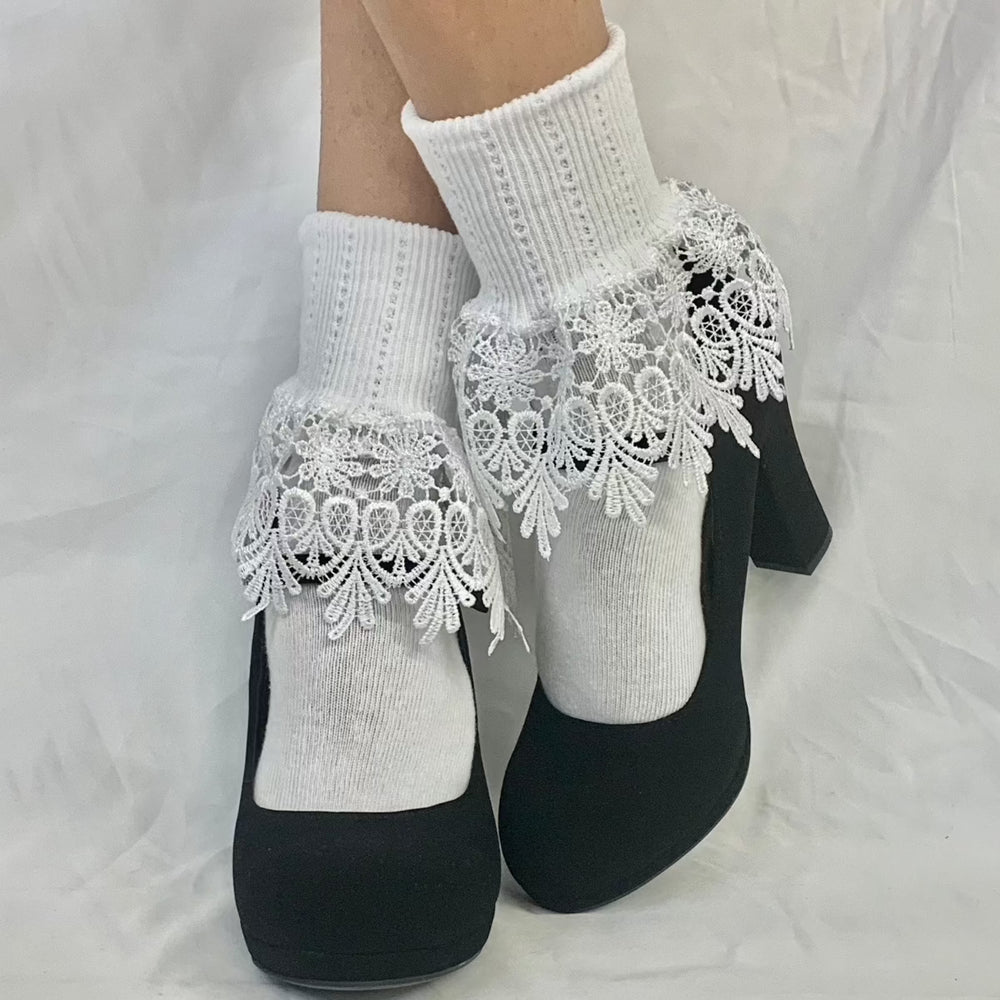 SIGNATURE  lace cuff socks - white